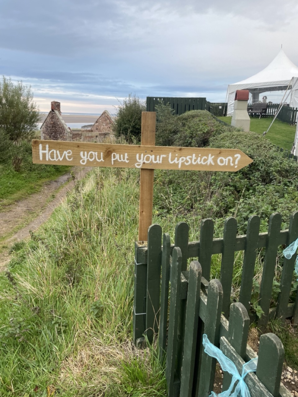 LipstickOutdoorSign LipstickOutdoorSign